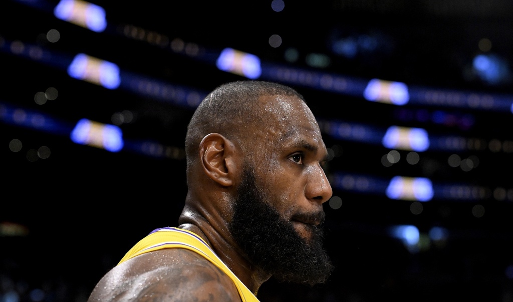 美记:亚马逊一直在积极争取让詹姆斯退役后成他们NBA报道的门面
